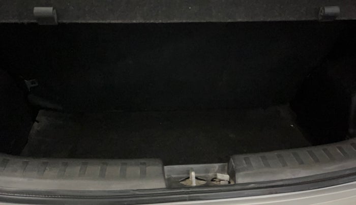 2014 Maruti Swift LXI, Petrol, Manual, 61,207 km, Boot Inside