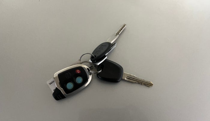 2014 Maruti Swift LXI, Petrol, Manual, 61,207 km, Key Close Up