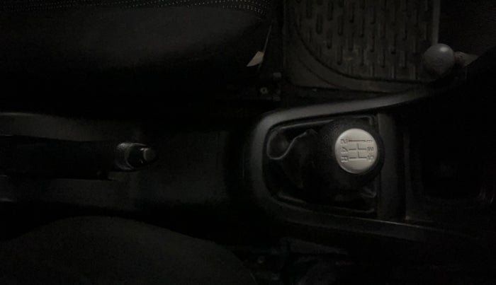 2014 Maruti Swift LXI, Petrol, Manual, 61,207 km, Gear Lever