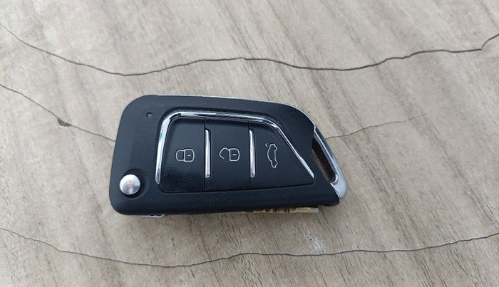 2019 Maruti Baleno DELTA PETROL 1.2, Petrol, Manual, 57,584 km, Key Close Up