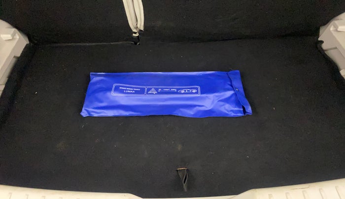 2021 Mahindra XUV300 W6 1.2 PETROL AMT, Petrol, Automatic, 47,970 km, Boot Inside