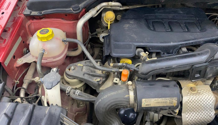 2021 Mahindra XUV300 W6 1.2 PETROL AMT, Petrol, Automatic, 47,970 km, Engine View - Right