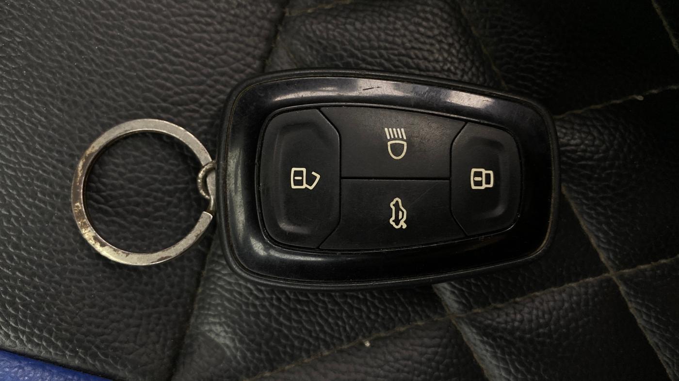 2020 Tata NEXON XZA PLUS PETROL, Petrol, Automatic, 32,551 km, Key Close Up