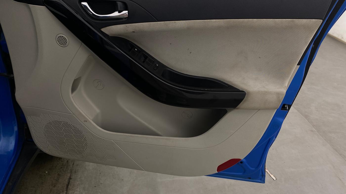 2020 Tata NEXON XZA PLUS PETROL, Petrol, Automatic, 32,551 km, Driver Side Door Panels Control