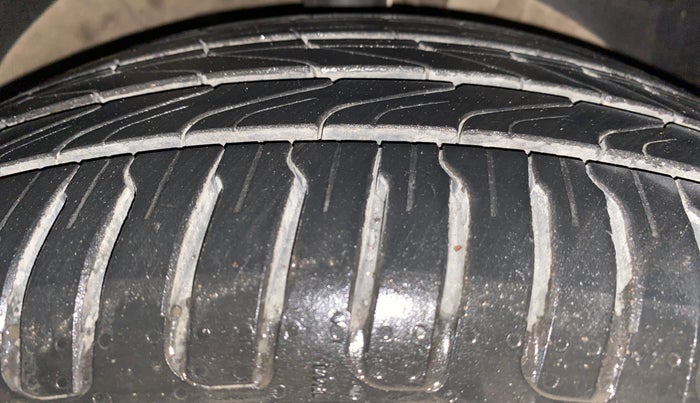 2021 MG HECTOR PLUS SHARP 2.0 DIESEL TURBO MT 6-STR, Diesel, Manual, 46,836 km, Right Front Tyre Tread