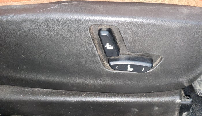 2021 MG HECTOR PLUS SHARP 2.0 DIESEL TURBO MT 6-STR, Diesel, Manual, 46,836 km, Driver Side Adjustment Panel