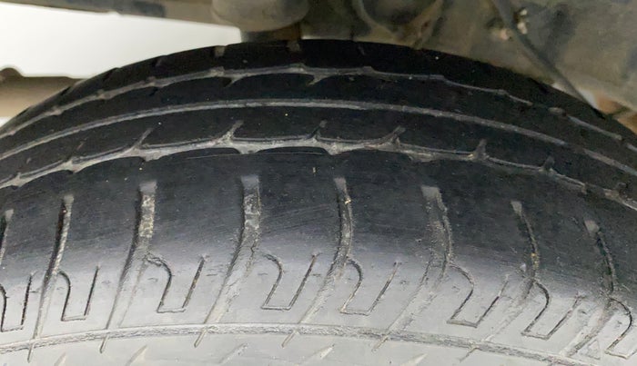 2015 Datsun Go A, Petrol, Manual, 65,131 km, Right rear tyre - Tyre dimensions are different from each other