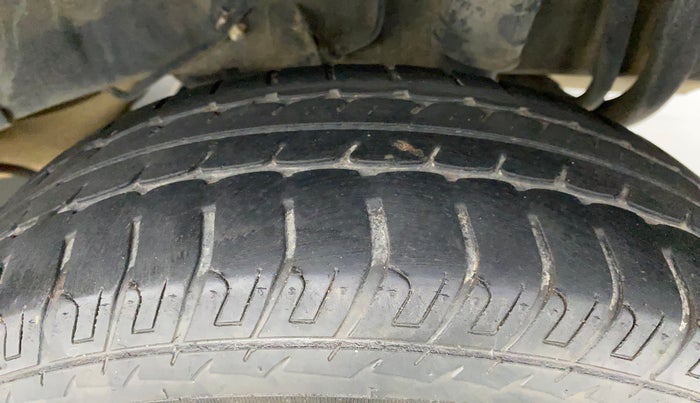2015 Datsun Go A, Petrol, Manual, 65,131 km, Left rear tyre - Tyre dimensions are different from each other