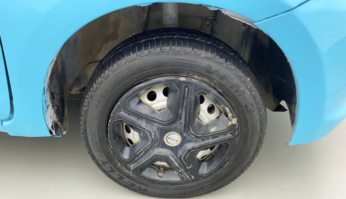 2015 Datsun Go A, Petrol, Manual, 65,131 km, Right fender - Lining loose