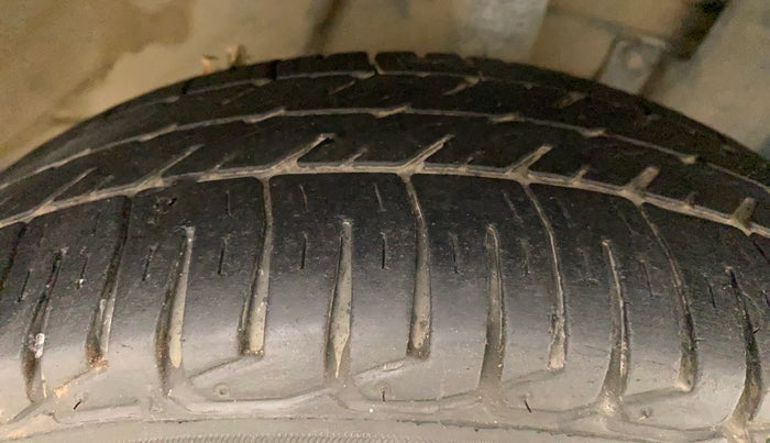 2015 Datsun Go A, Petrol, Manual, 65,131 km, Right Front Tyre Tread