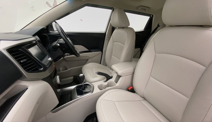 2021 Mahindra XUV300 W8 (O) 1.2 PETROL AMT, Petrol, Automatic, 9,759 km, Right Side Front Door Cabin