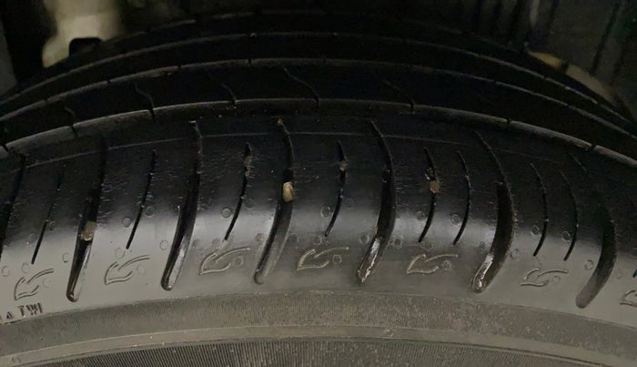 2021 Mahindra XUV300 W8 (O) 1.2 PETROL AMT, Petrol, Automatic, 9,759 km, Left Rear Tyre Tread