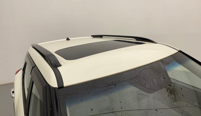 2021 Mahindra XUV300 W8 (O) 1.2 PETROL AMT, Petrol, Automatic, 9,759 km, Roof