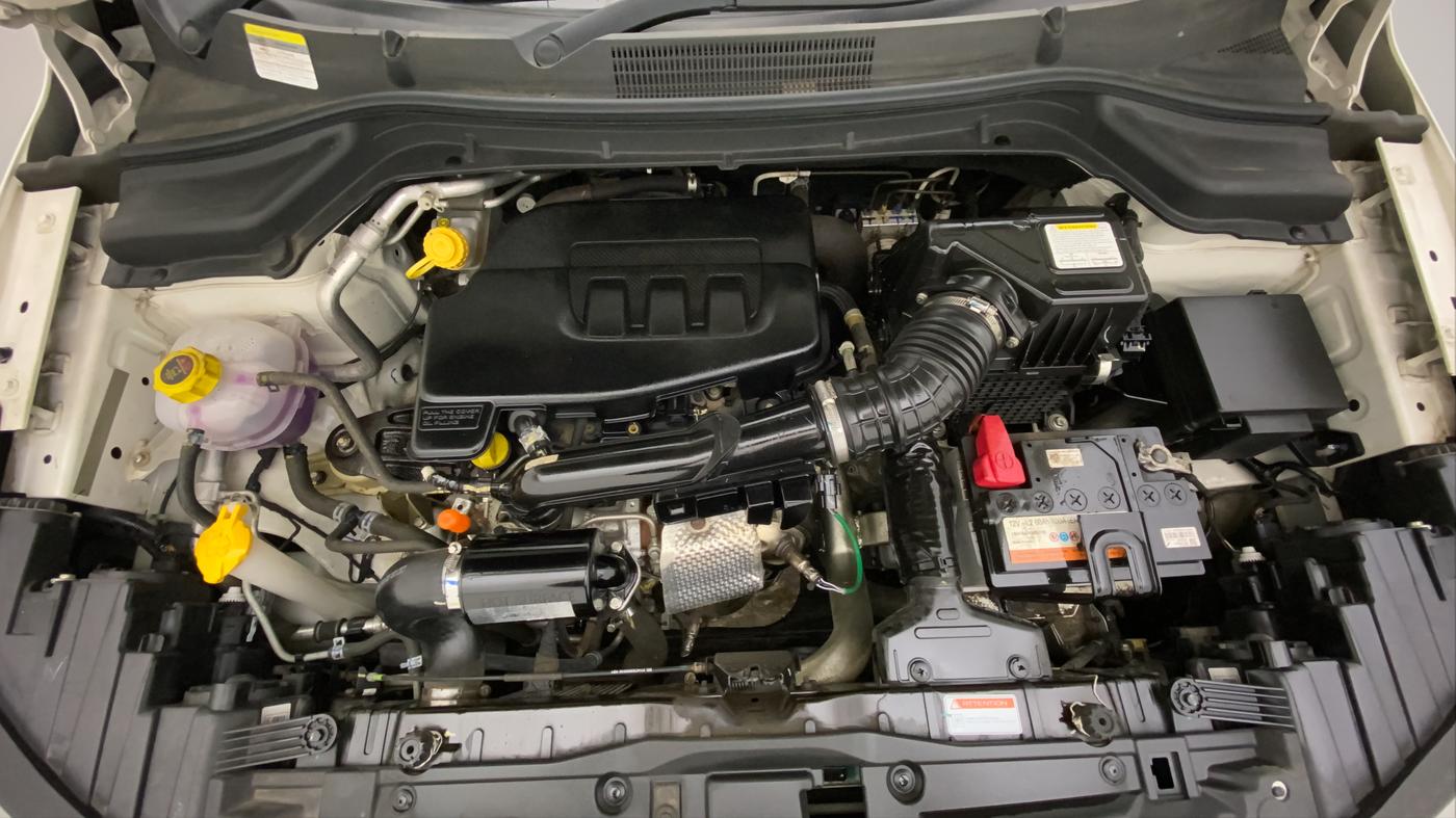 2021 Mahindra XUV300 W8 (O) 1.2 PETROL AMT, Petrol, Automatic, 9,759 km, Open Bonet