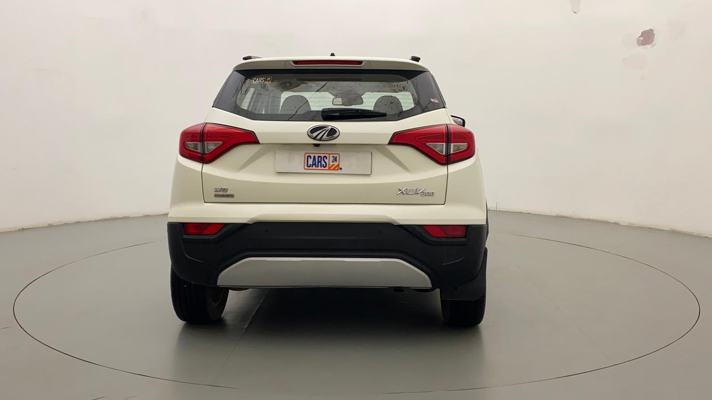 2021 Mahindra XUV300 W8 (O) 1.2 PETROL AMT, Petrol, Automatic, 9,759 km, Back/Rear