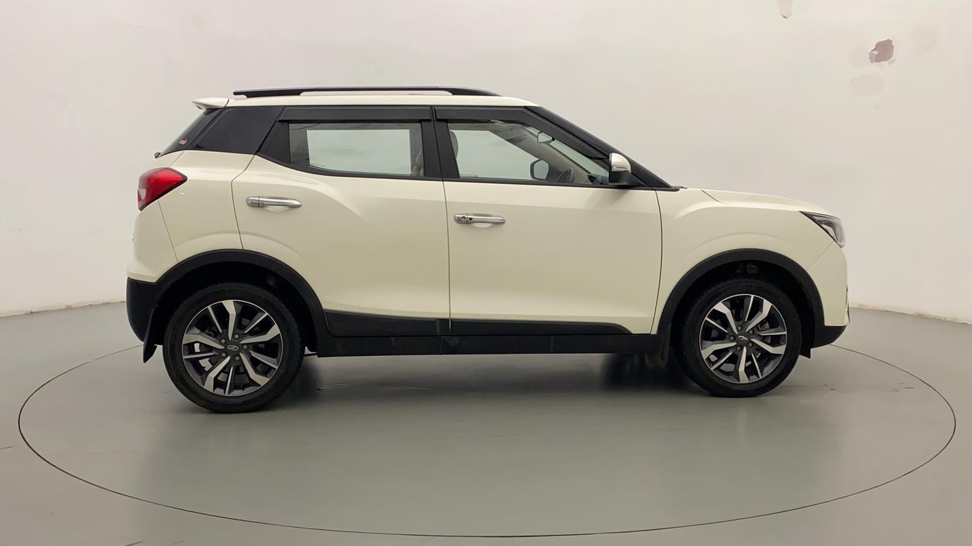 2021 Mahindra XUV300 W8 (O) 1.2 PETROL AMT, Petrol, Automatic, 9,759 km, Right Side