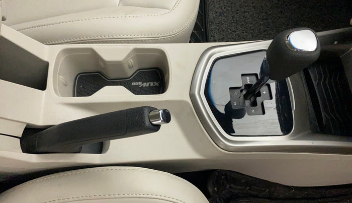 2021 Mahindra XUV300 W8 (O) 1.2 PETROL AMT, Petrol, Automatic, 9,759 km, Gear Lever