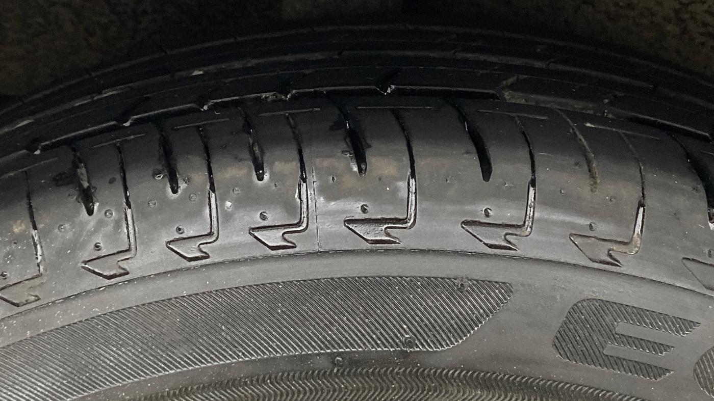 2015 Maruti Celerio VXI AMT, Petrol, Automatic, 35,721 km, Right Rear Tyre Tread
