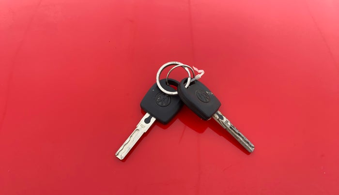 2019 Volkswagen Polo TRENDLINE 1.0L, Petrol, Manual, 66,402 km, Key Close Up