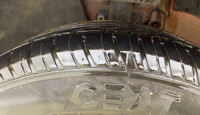 2019 Volkswagen Polo TRENDLINE 1.0L, Petrol, Manual, 66,402 km, Left Front Tyre Tread