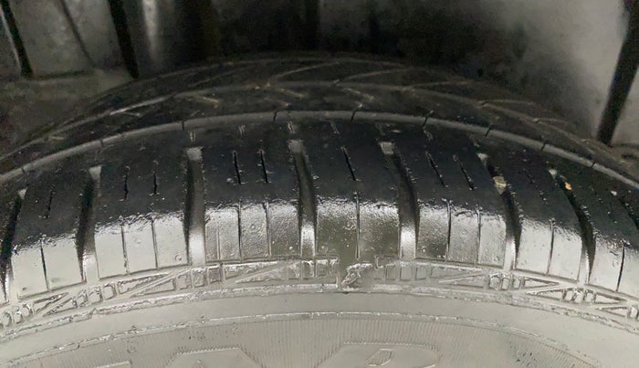 2012 Maruti Ertiga ZXI, Petrol, Manual, 42,509 km, Right Rear Tyre Tread