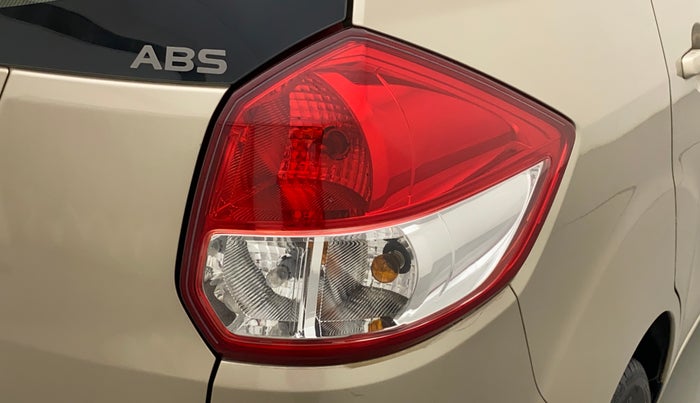 2012 Maruti Ertiga ZXI, Petrol, Manual, 42,509 km, Right tail light - Minor scratches