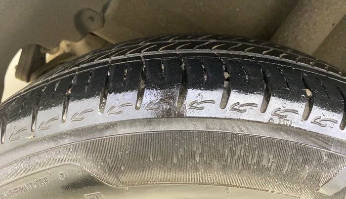 2023 Hyundai AURA SX 1.2 CNG, CNG, Manual, 31,834 km, Right Rear Tyre Tread