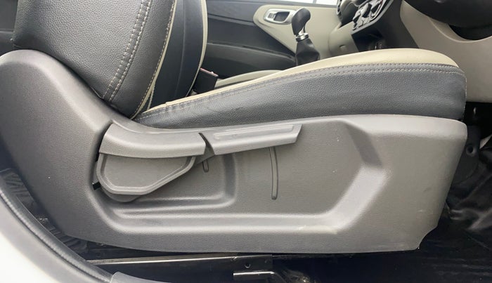 2023 Hyundai AURA SX 1.2 CNG, CNG, Manual, 31,834 km, Driver Side Adjustment Panel