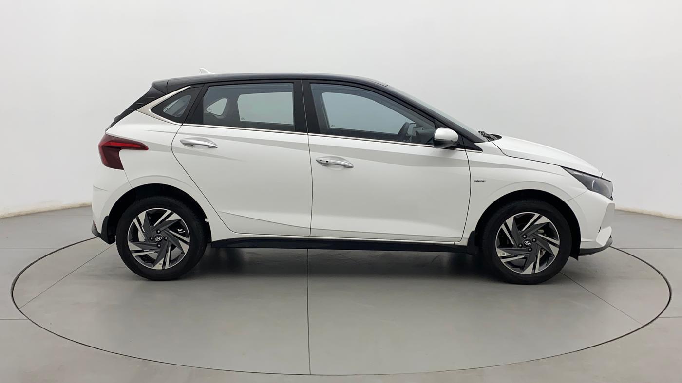 2022 Hyundai NEW I20 ASTA (O) 1.2 AT DUAL TONE, Petrol, Automatic, 3,827 km, Right Side View