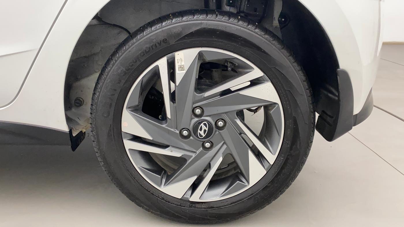 2022 Hyundai NEW I20 ASTA (O) 1.2 AT DUAL TONE, Petrol, Automatic, 3,827 km, Left Rear Wheel