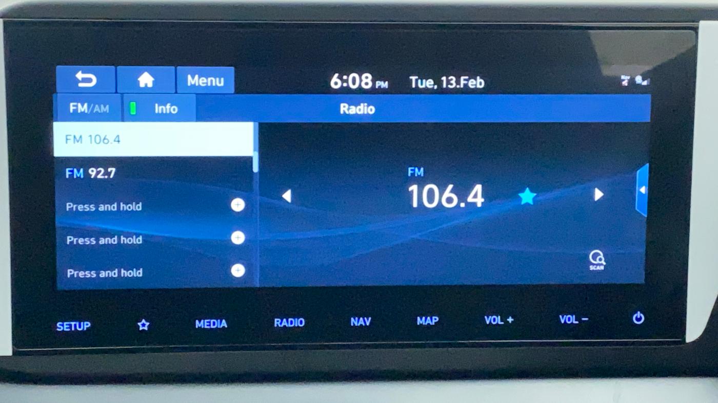 2022 Hyundai NEW I20 ASTA (O) 1.2 AT DUAL TONE, Petrol, Automatic, 3,827 km, Infotainment System