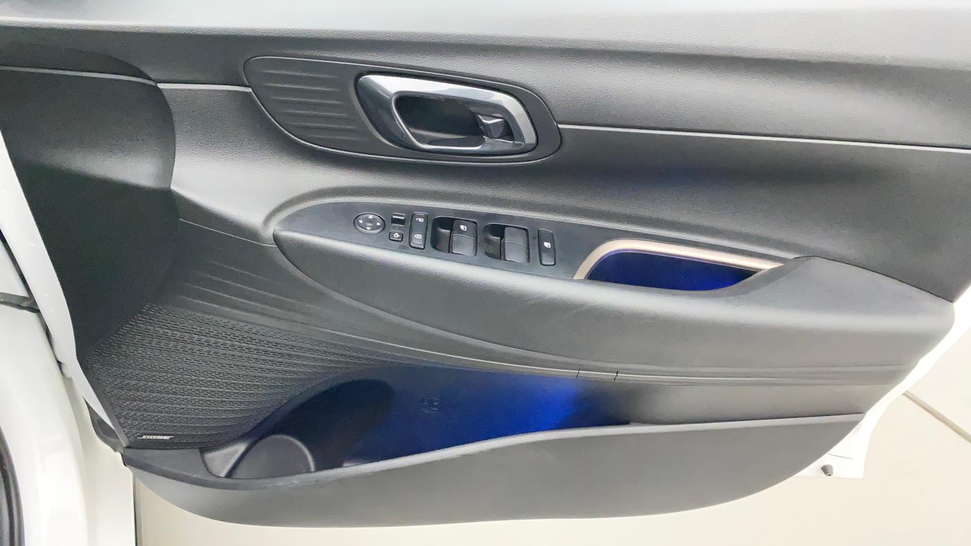2022 Hyundai NEW I20 ASTA (O) 1.2 AT DUAL TONE, Petrol, Automatic, 3,827 km, Driver Side Door Panels Control
