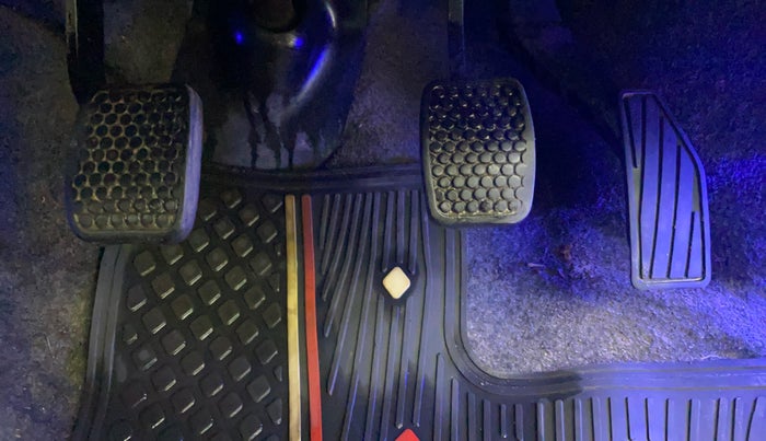 2017 Maruti Alto 800 LXI, Petrol, Manual, 54,918 km, Pedals