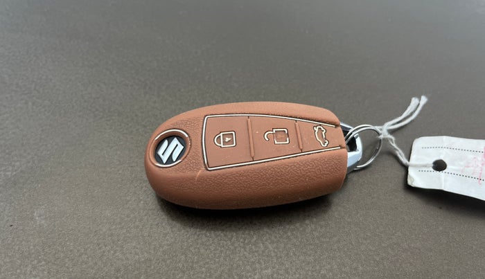 2016 Maruti Ciaz ZXI+, Petrol, Manual, 34,669 km, Key Close Up