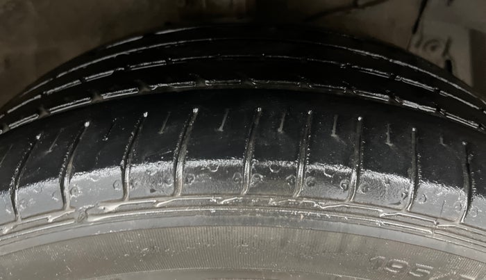 2016 Maruti Ciaz ZXI+, Petrol, Manual, 34,669 km, Right Front Tyre Tread