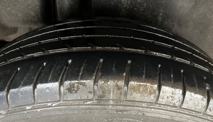 2016 Maruti Ciaz ZXI+, Petrol, Manual, 34,669 km, Right Rear Tyre Tread