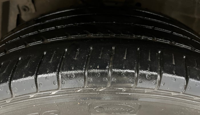 2016 Maruti Ciaz ZXI+, Petrol, Manual, 34,669 km, Left Front Tyre Tread