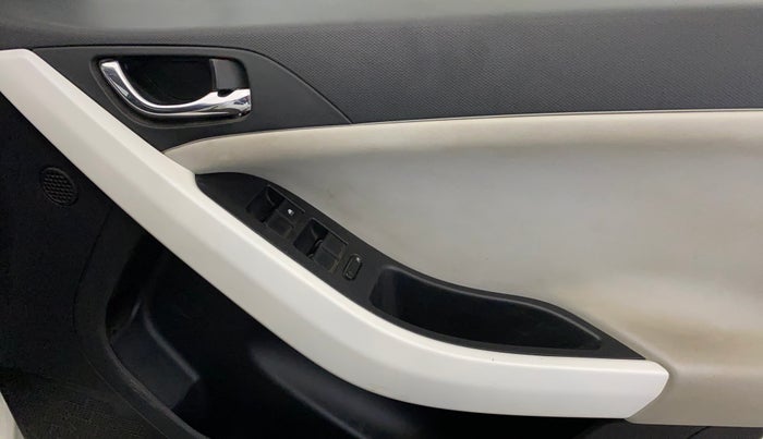 2023 Tata NEXON CREATIVE + SUNROOF 1.2 PETROL, Petrol, Manual, 39,460 km, Driver Side Door Panels Control