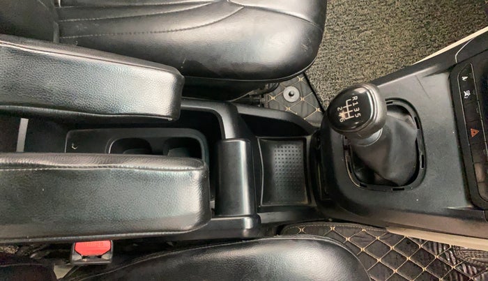 2018 Mahindra MARAZZO M4 7 STR, Diesel, Manual, 1,09,601 km, Gear Lever