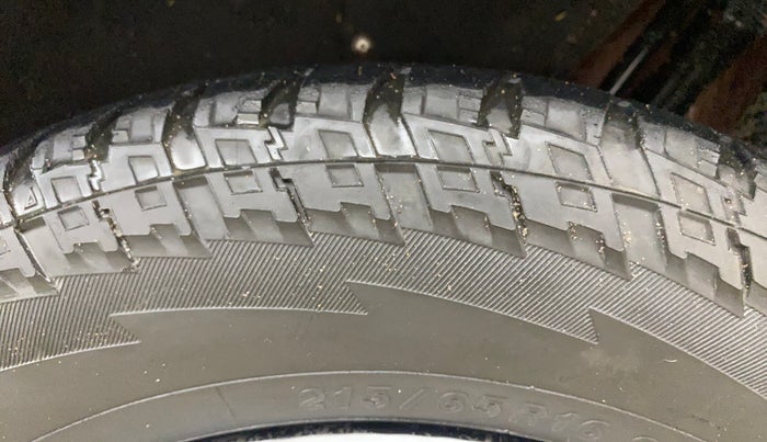 2018 Mahindra MARAZZO M4 7 STR, Diesel, Manual, 1,09,601 km, Left Rear Tyre Tread