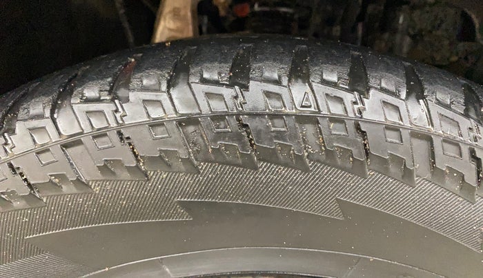 2018 Mahindra MARAZZO M4 7 STR, Diesel, Manual, 1,09,601 km, Right Front Tyre Tread