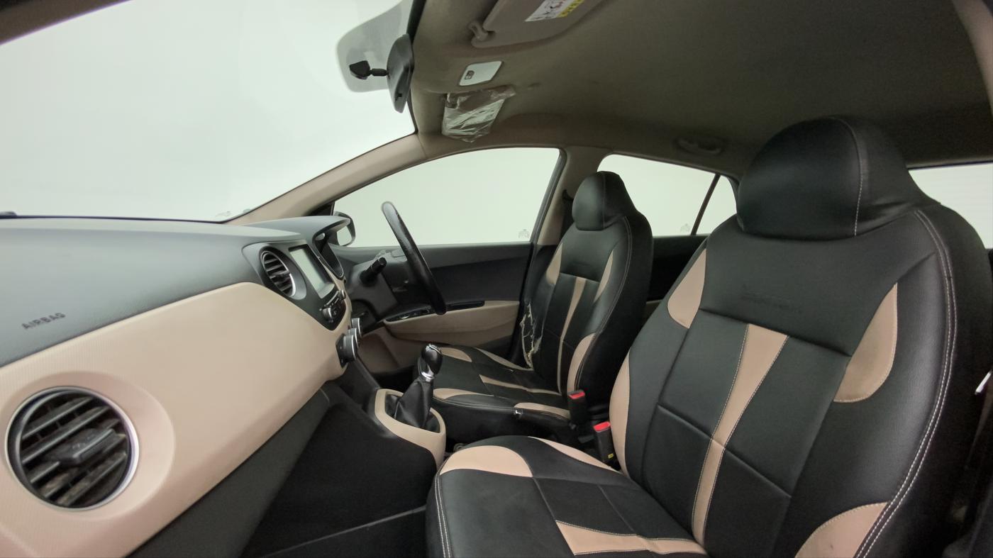 2018 Hyundai Grand i10 SPORTZ 1.2 KAPPA VTVT, CNG, Manual, 92,092 km, Right Side Front Door Cabin
