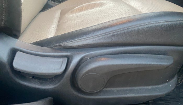 2019 Hyundai Verna 1.6 VTVT SX O, Petrol, Manual, 98,190 km, Driver Side Adjustment Panel