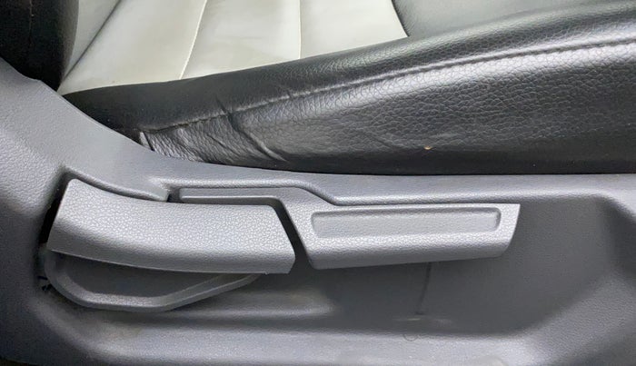 2020 Hyundai GRAND I10 NIOS SPORTZ 1.2 KAPPA VTVT, Petrol, Manual, 21,207 km, Driver Side Adjustment Panel