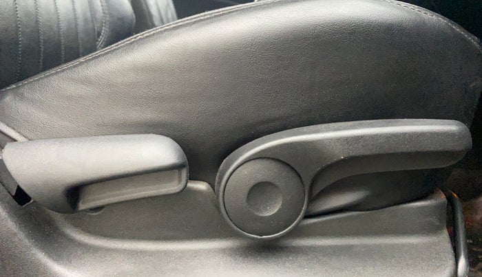 2020 Maruti Vitara Brezza ZXI PLUS, Petrol, Manual, 58,173 km, Driver Side Adjustment Panel