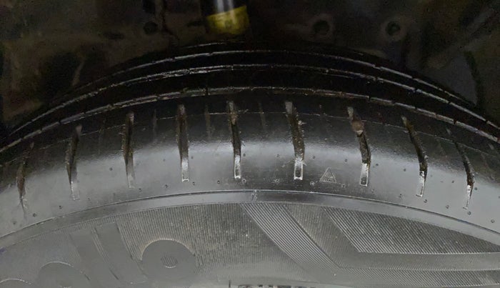 2014 Ford Ecosport TITANIUM 1.5L PETROL AT, Petrol, Automatic, 65,315 km, Right Front Tyre Tread