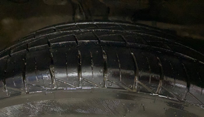 2022 Maruti Alto VXI, Petrol, Manual, 28,674 km, Left Front Tyre Tread