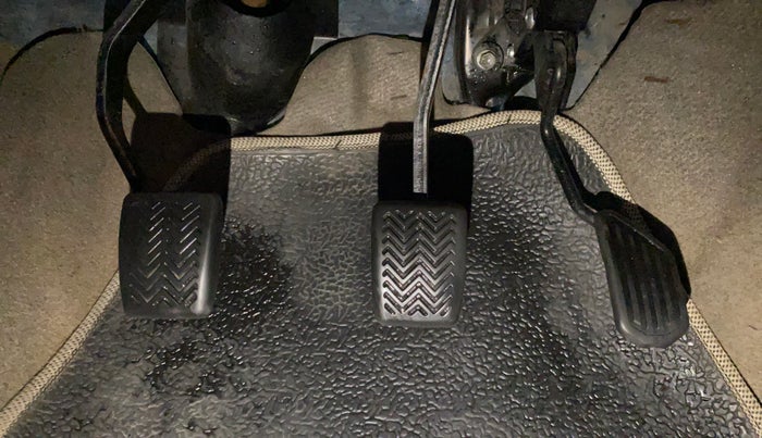 2014 Toyota Etios Liva G, Petrol, Manual, 69,429 km, Pedals