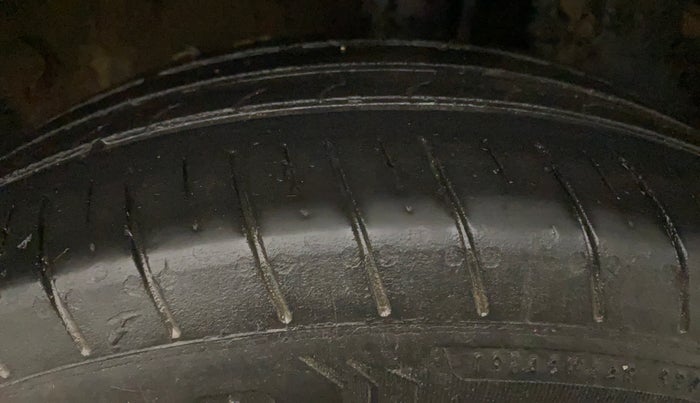 2014 Toyota Etios Liva G, Petrol, Manual, 69,429 km, Left Rear Tyre Tread