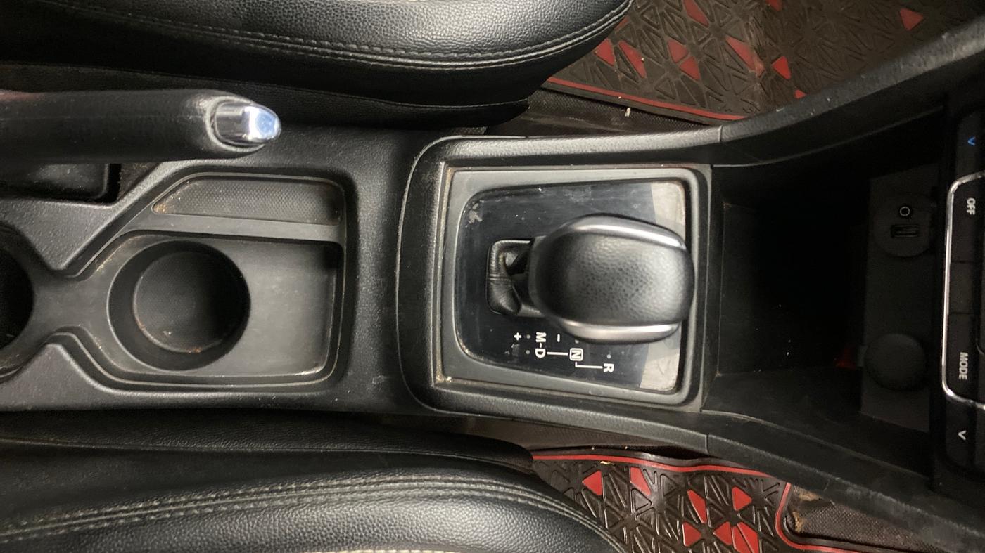 2018 Maruti Vitara Brezza ZDI AMT, Diesel, Automatic, 82,887 km, Gear Lever